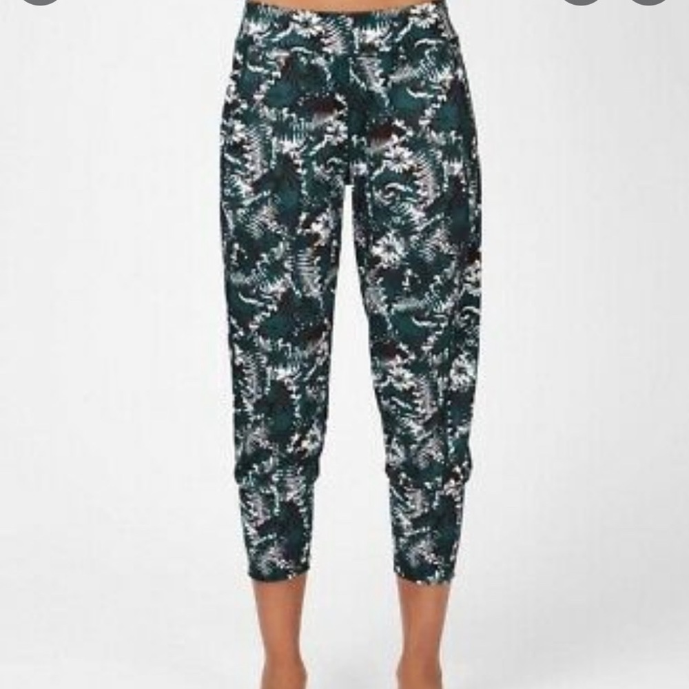 Sweaty Betty Garudasana Crop Yoga Trousers XS